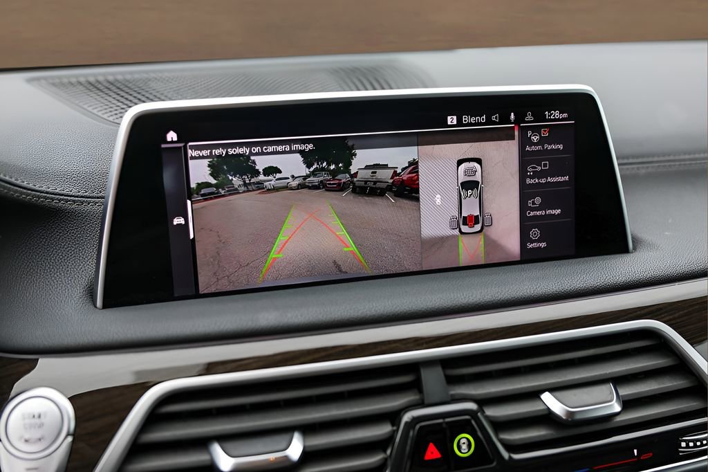 Used 2020 BMW 740i RWD image 17