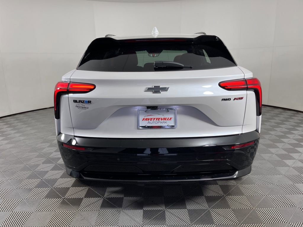 New 2025 Chevrolet Blazer EV RS w/ Super Cruise Package AWD/4WD image 14