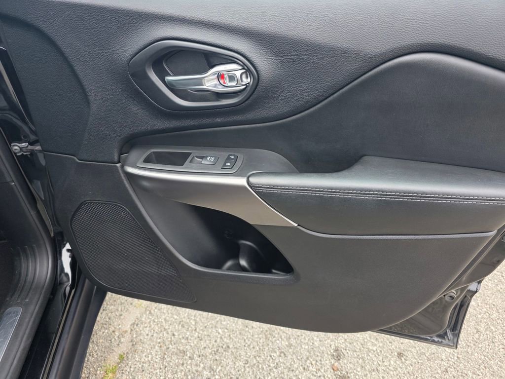 Certified 2021 Jeep Cherokee Limited w/ Elite Package image 24