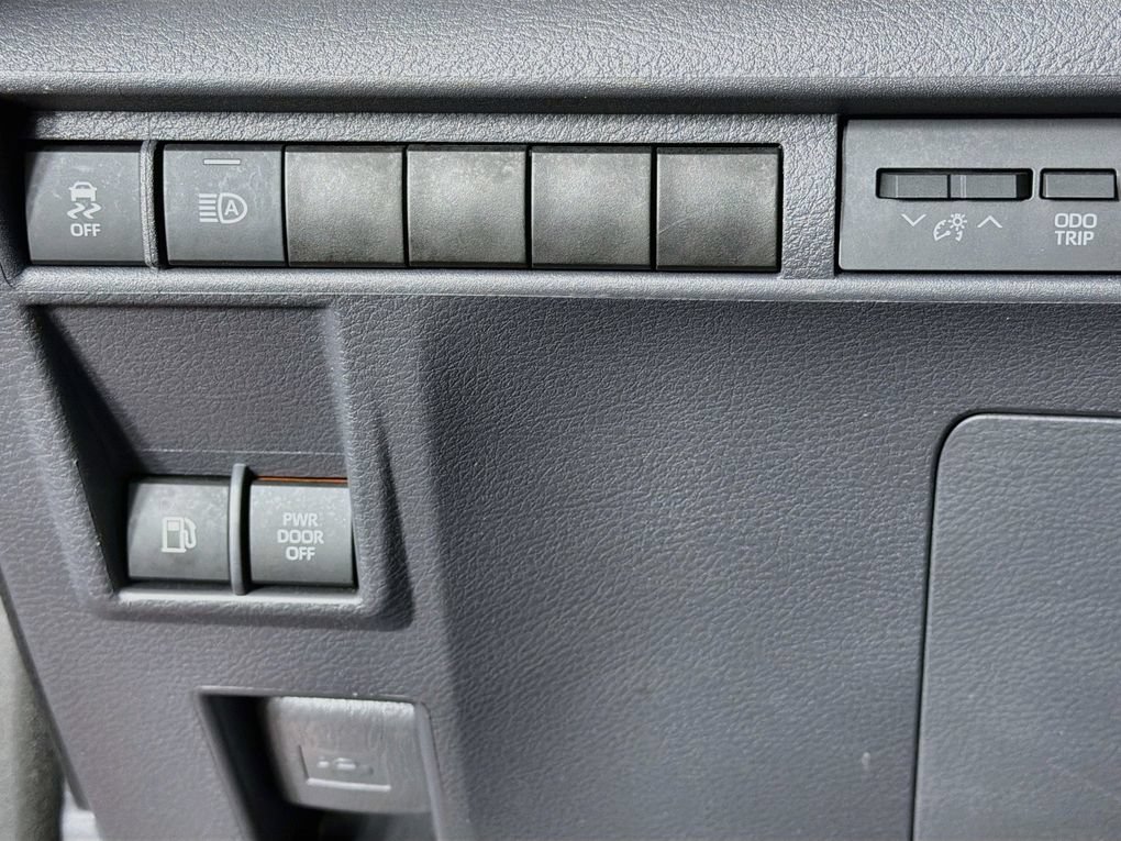 Used 2021 Toyota Sienna XLE FWD image 15