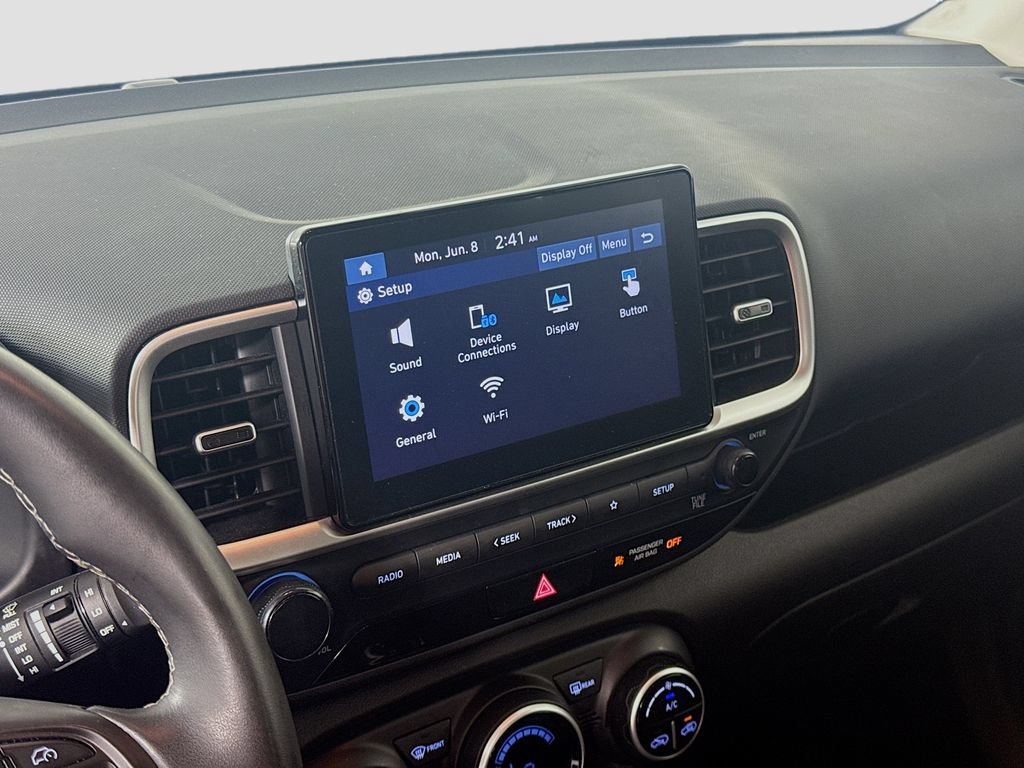 Certified 2025 Hyundai Venue SEL FWD image 33