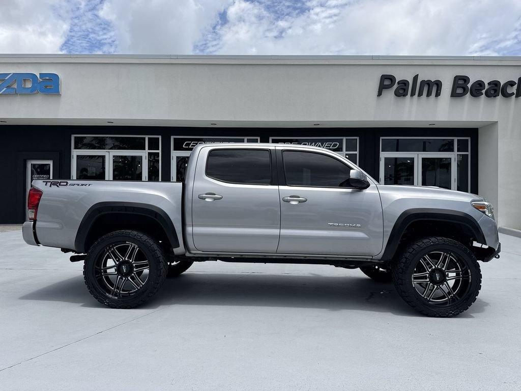 Used 2017 Toyota Tacoma TRD Sport w/ Tow Package RWD image 23