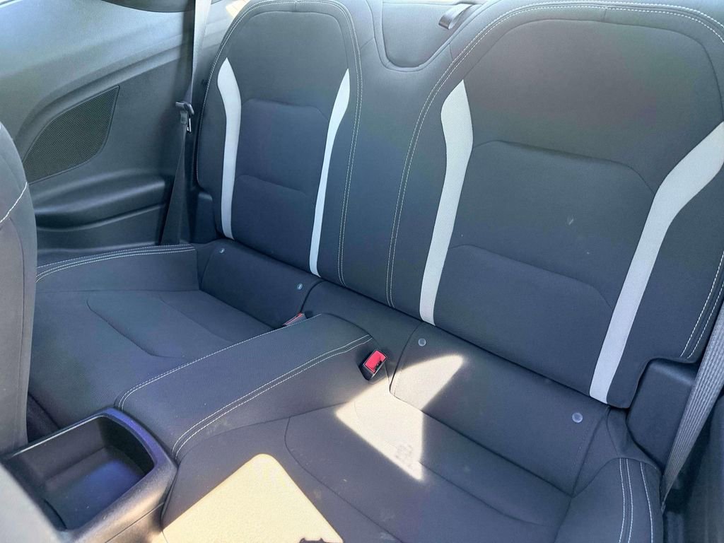 Used 2022 Chevrolet Camaro LT RWD image 12