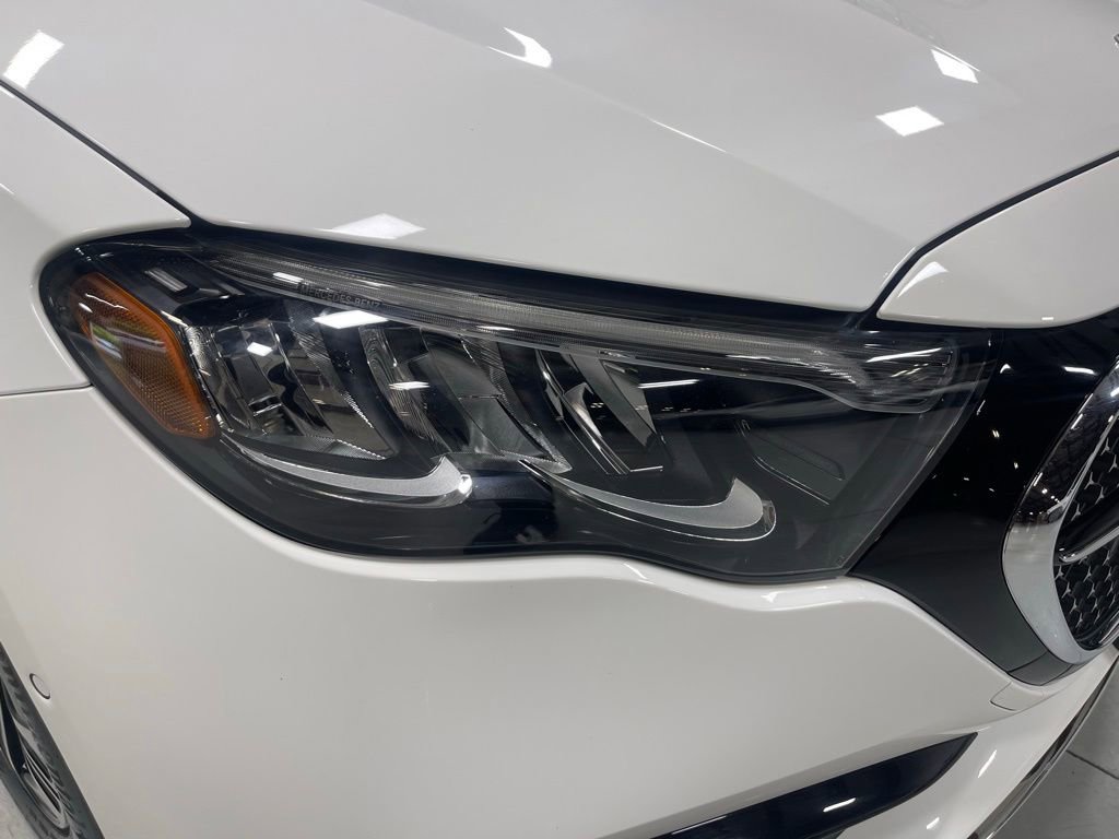 Used 2025 Mercedes-Benz E 350 4MATIC Sedan image 10