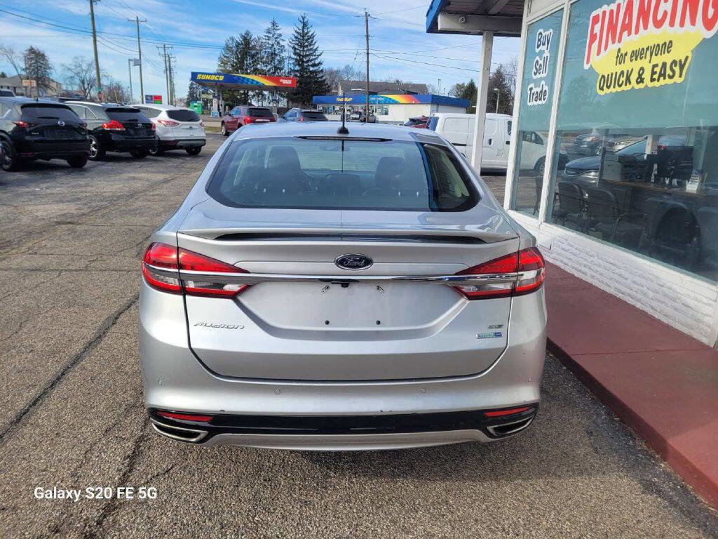 Used 2018 Ford Fusion SE image 5