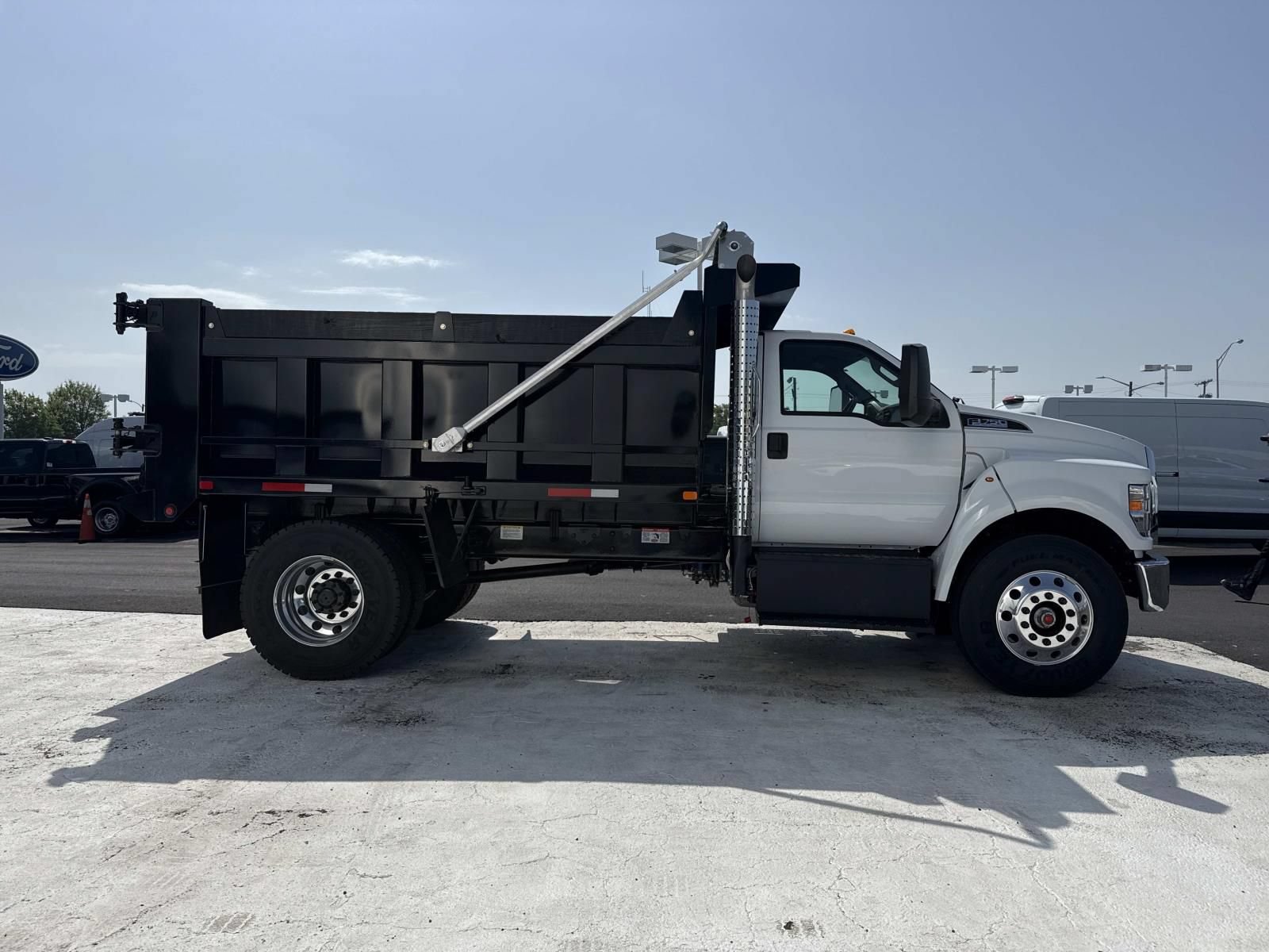 New 2027 Ford F750 2WD Regular Cab Super Duty image 2