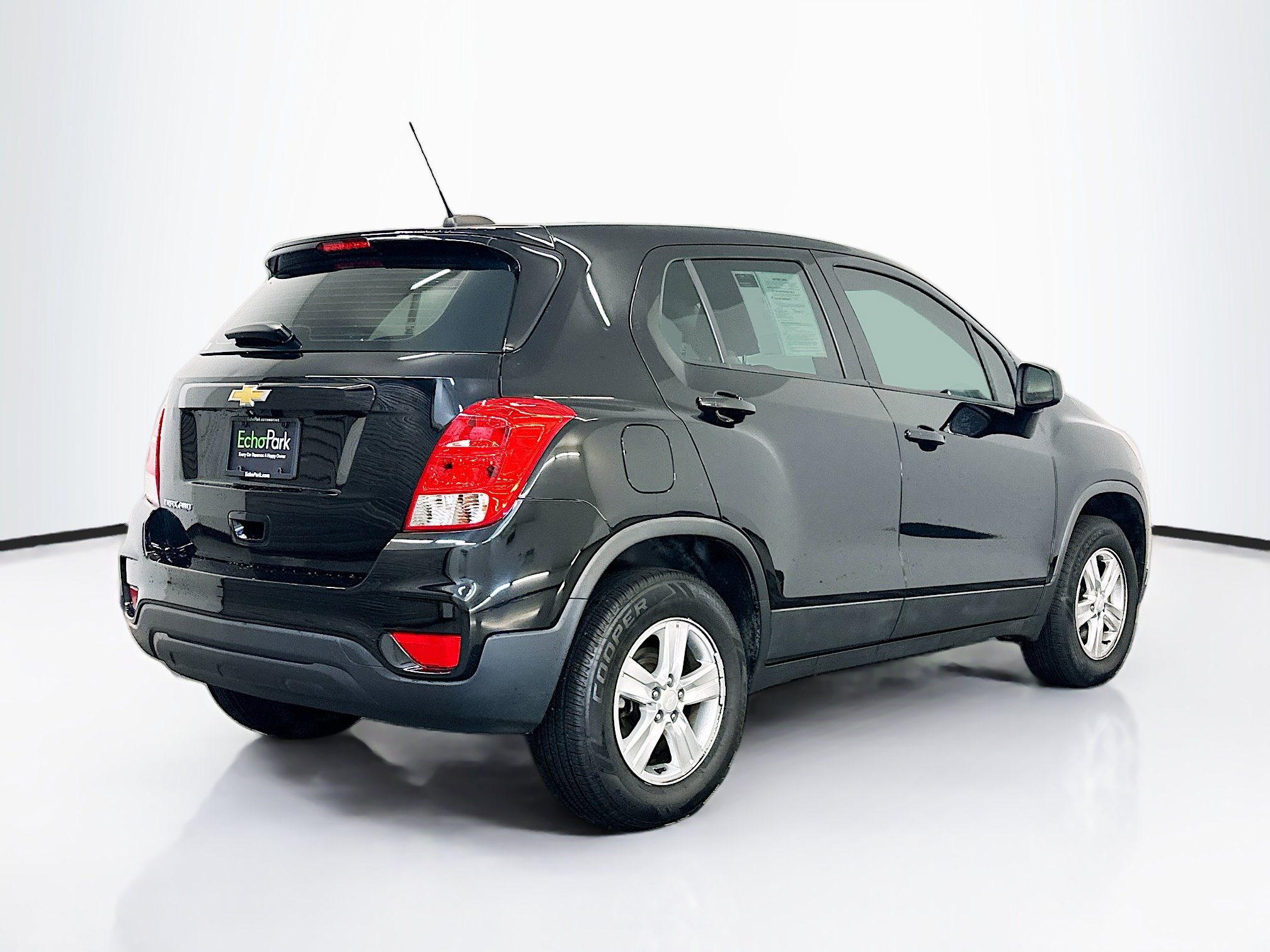 Used 2018 Chevrolet Trax LS AWD/4WD image 9