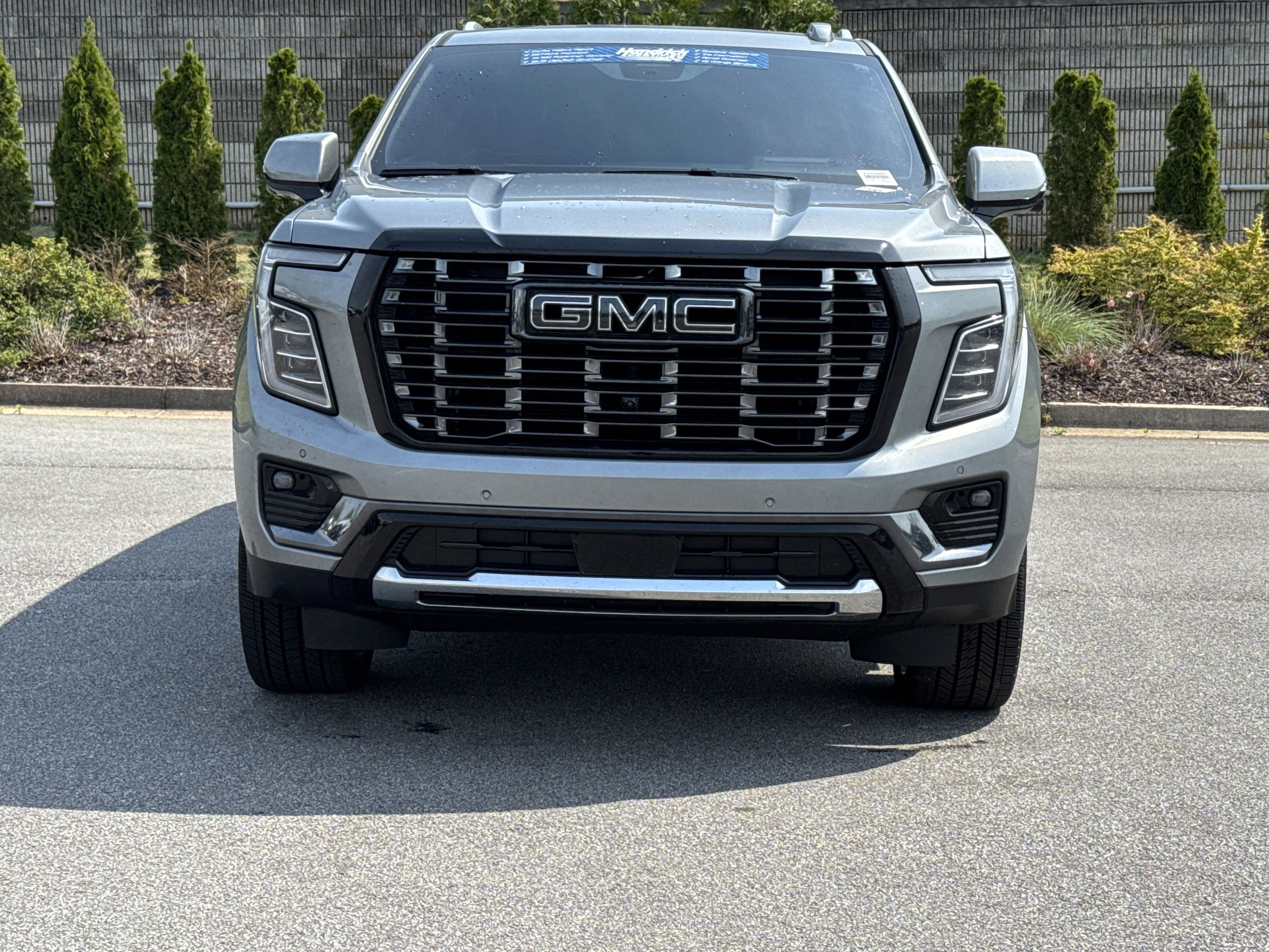 Used 2025 GMC Yukon XL Denali Ultimate image 3