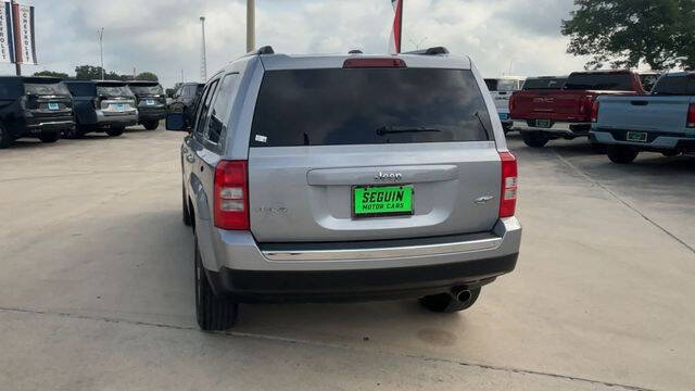 Used 2017 Jeep Patriot High Altitude AWD/4WD image 7