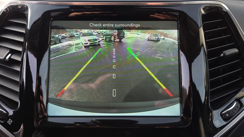 Used 2022 Jeep Cherokee Limited image 36