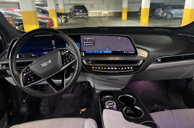 Used 2024 Cadillac Lyriq Sport AWD/4WD image 9