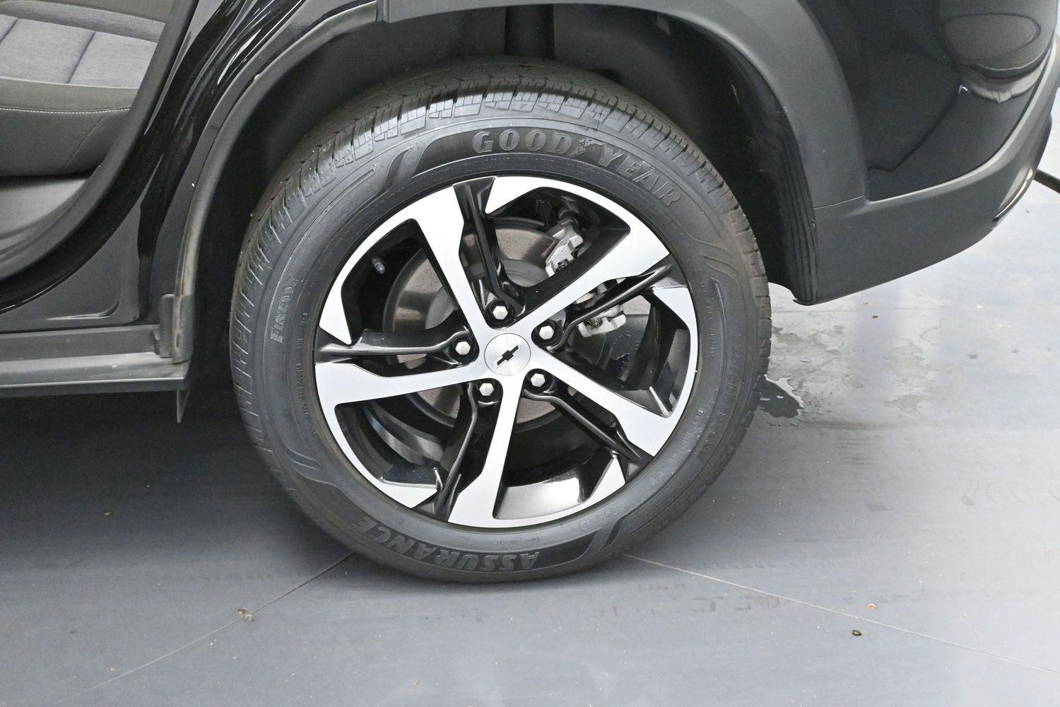 Used 2024 Chevrolet Trax RS w/ Driver Confidence Package FWD image 31