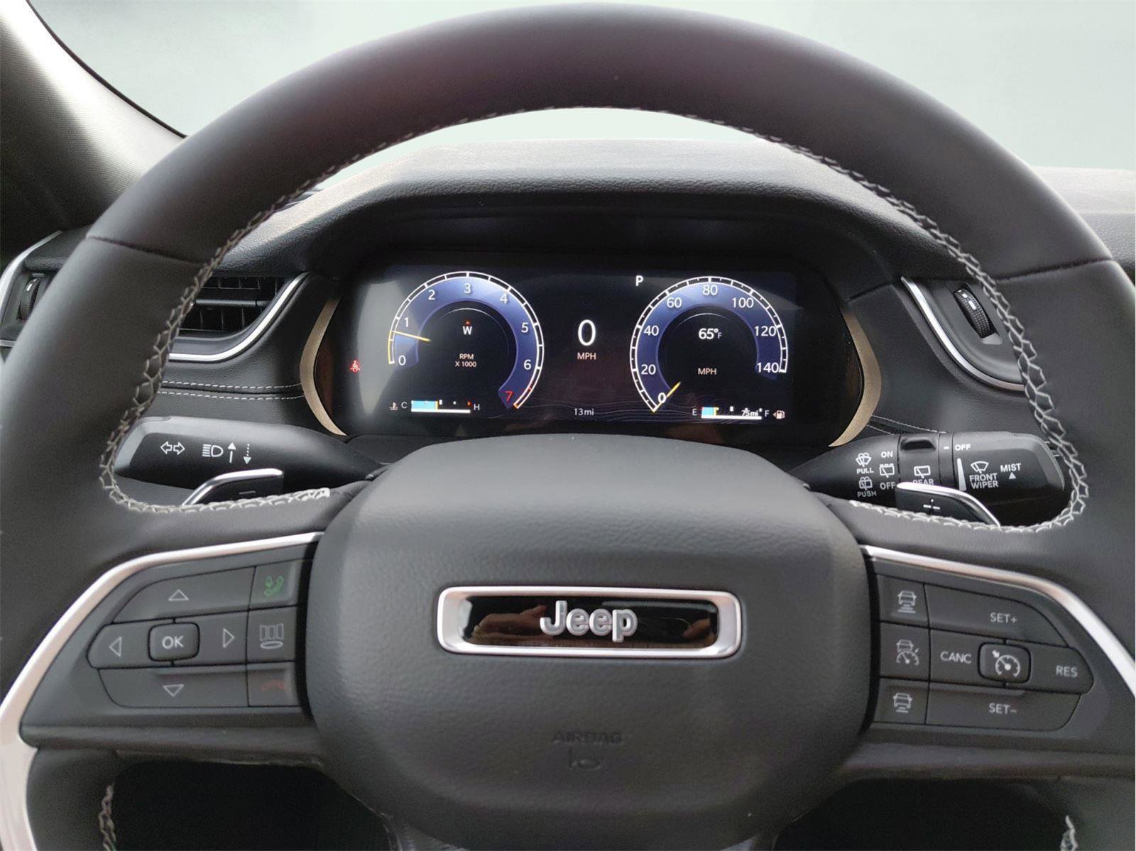 New 2025 Jeep Grand Cherokee L Laredo w/ Luxury Tech Group I AWD/4WD image 34