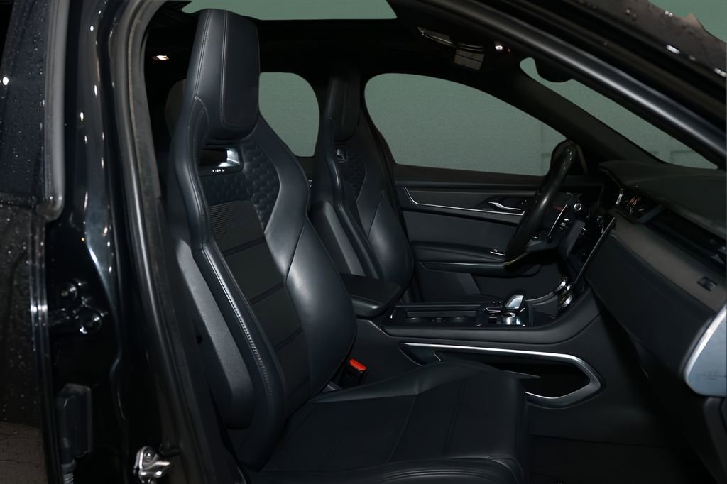 Used 2021 Jaguar F-PACE SVR image 17