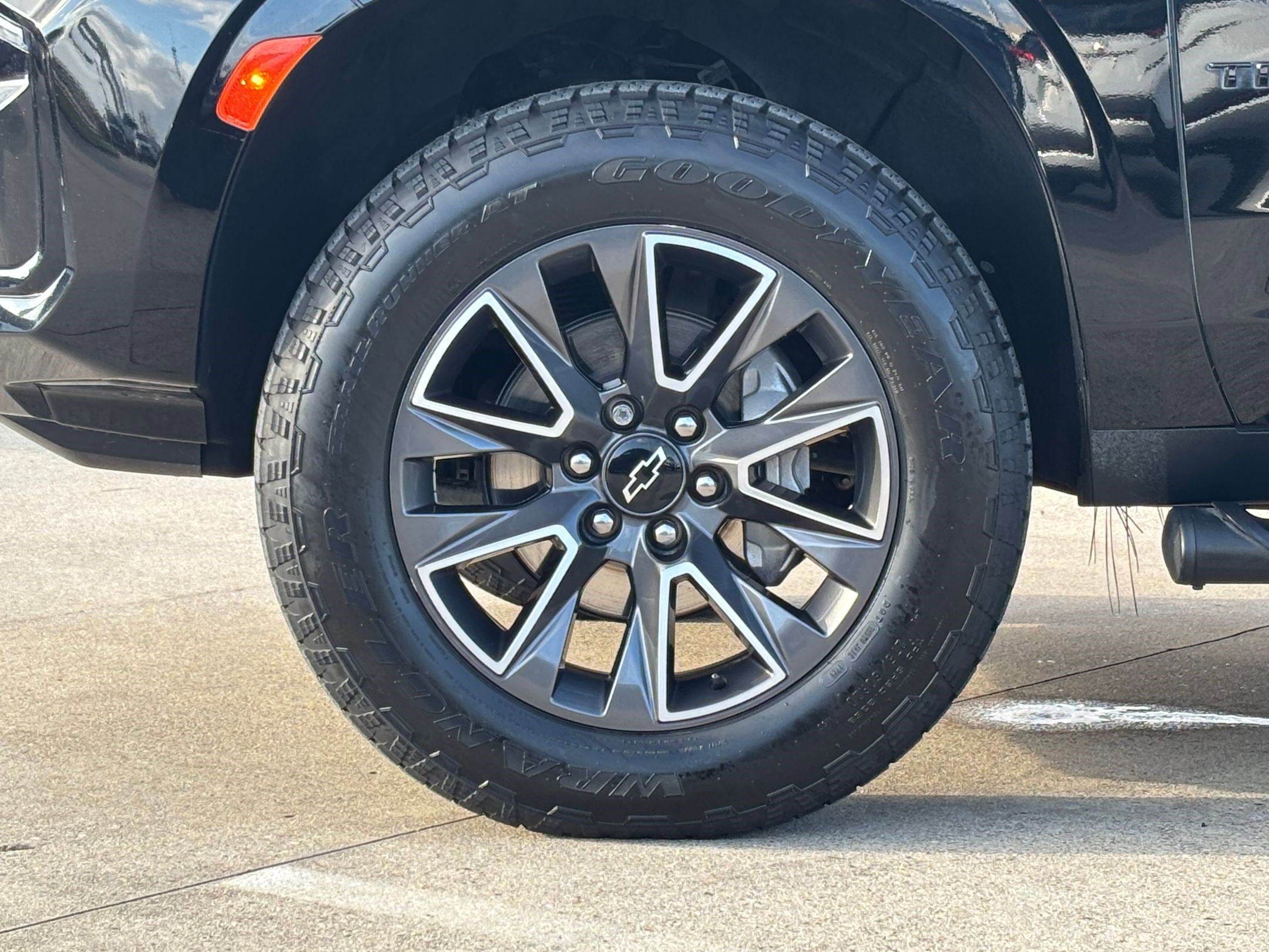 Used 2023 Chevrolet Tahoe Z71 w/ Off-Road Capability Package image 12