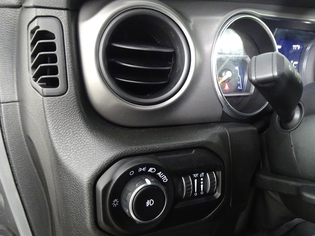 Used 2021 Jeep Wrangler Unlimited Sport image 17