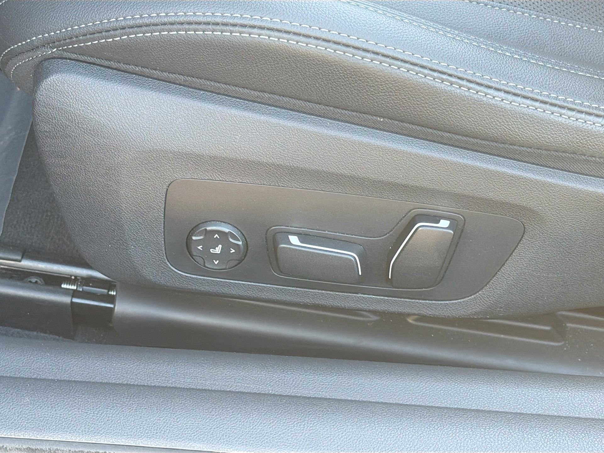 Certified 2025 BMW 430i Convertible image 24