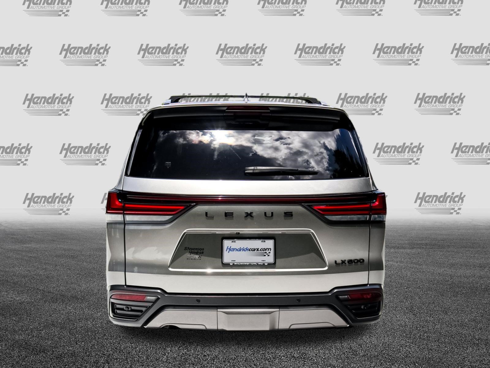 Used 2022 Lexus LX 600 4WD w/ Appearance Package image 9