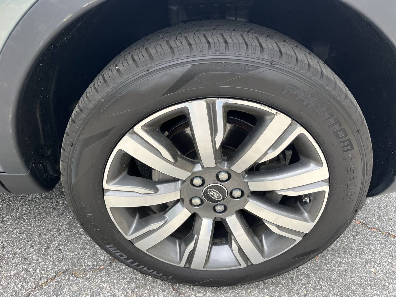 Used 2017 Land Rover Discovery Sport HSE Luxury image 25