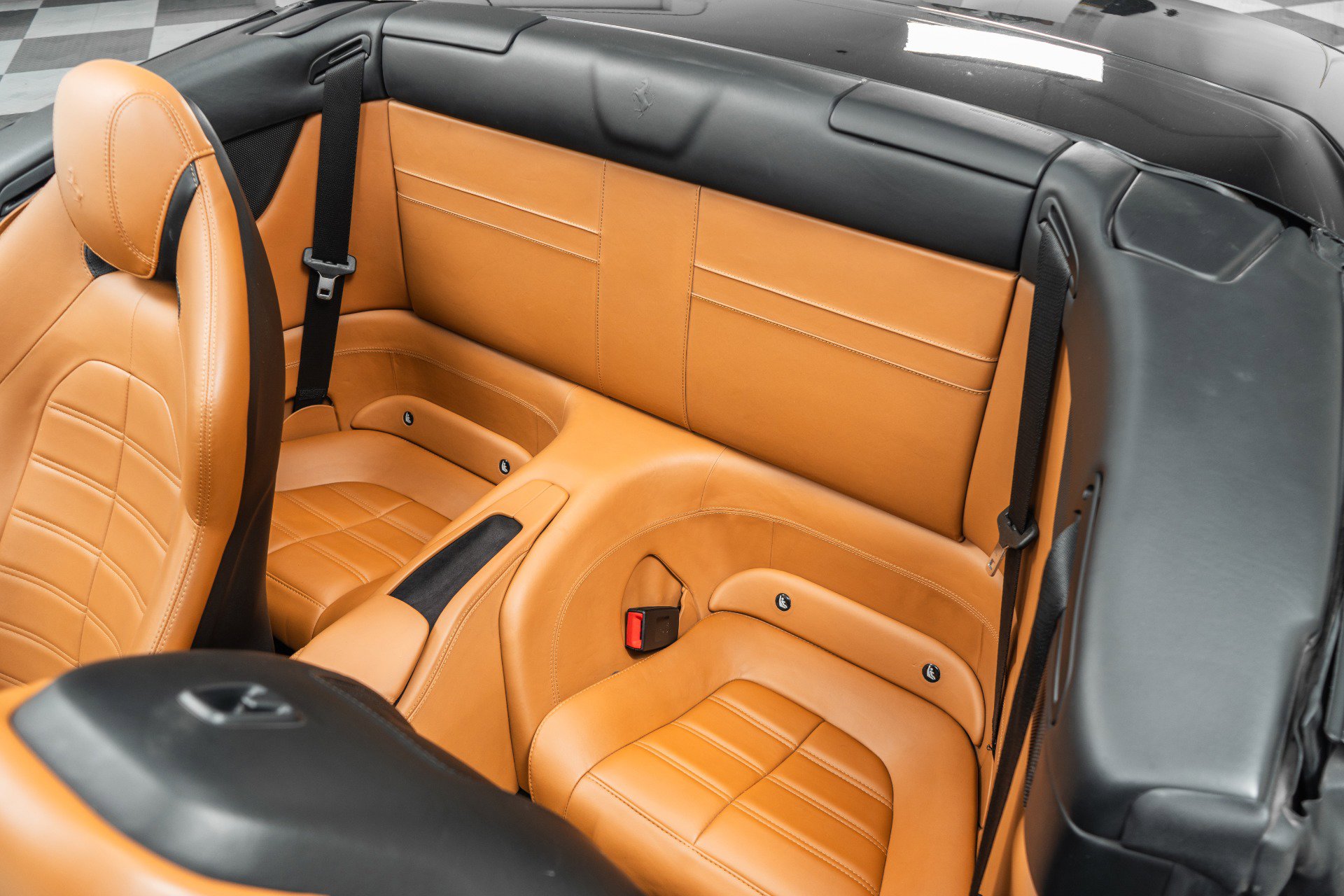 Used 2015 Ferrari California T RWD image 16