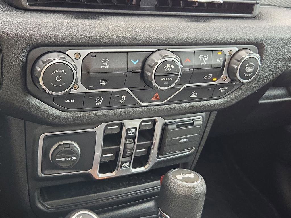 Certified 2025 Jeep Wrangler Sport image 34