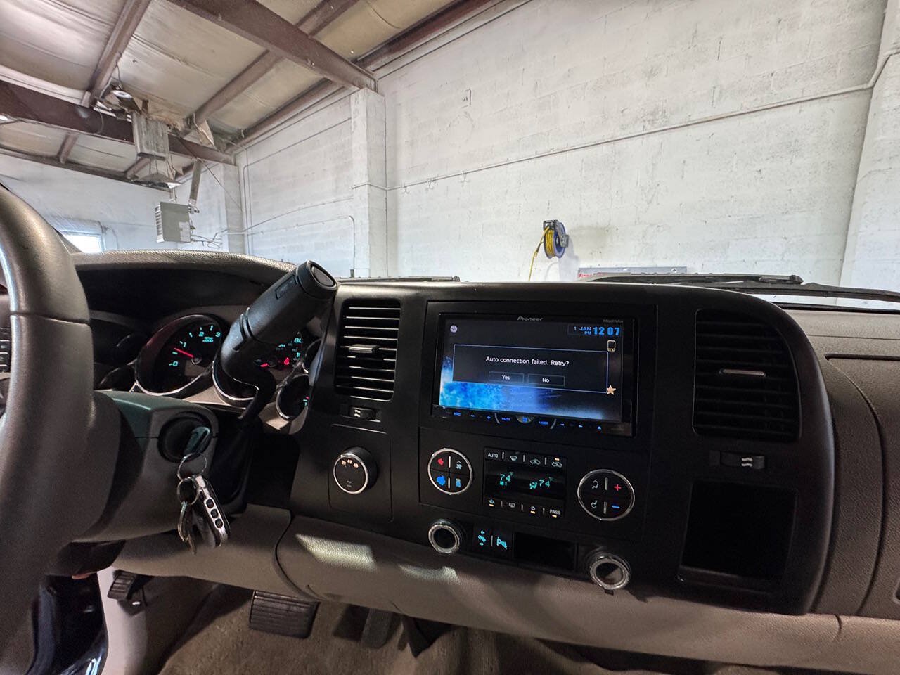 Used 2007 GMC Sierra 2500 SLE w/ Z71 Off-Road Package AWD/4WD image 38