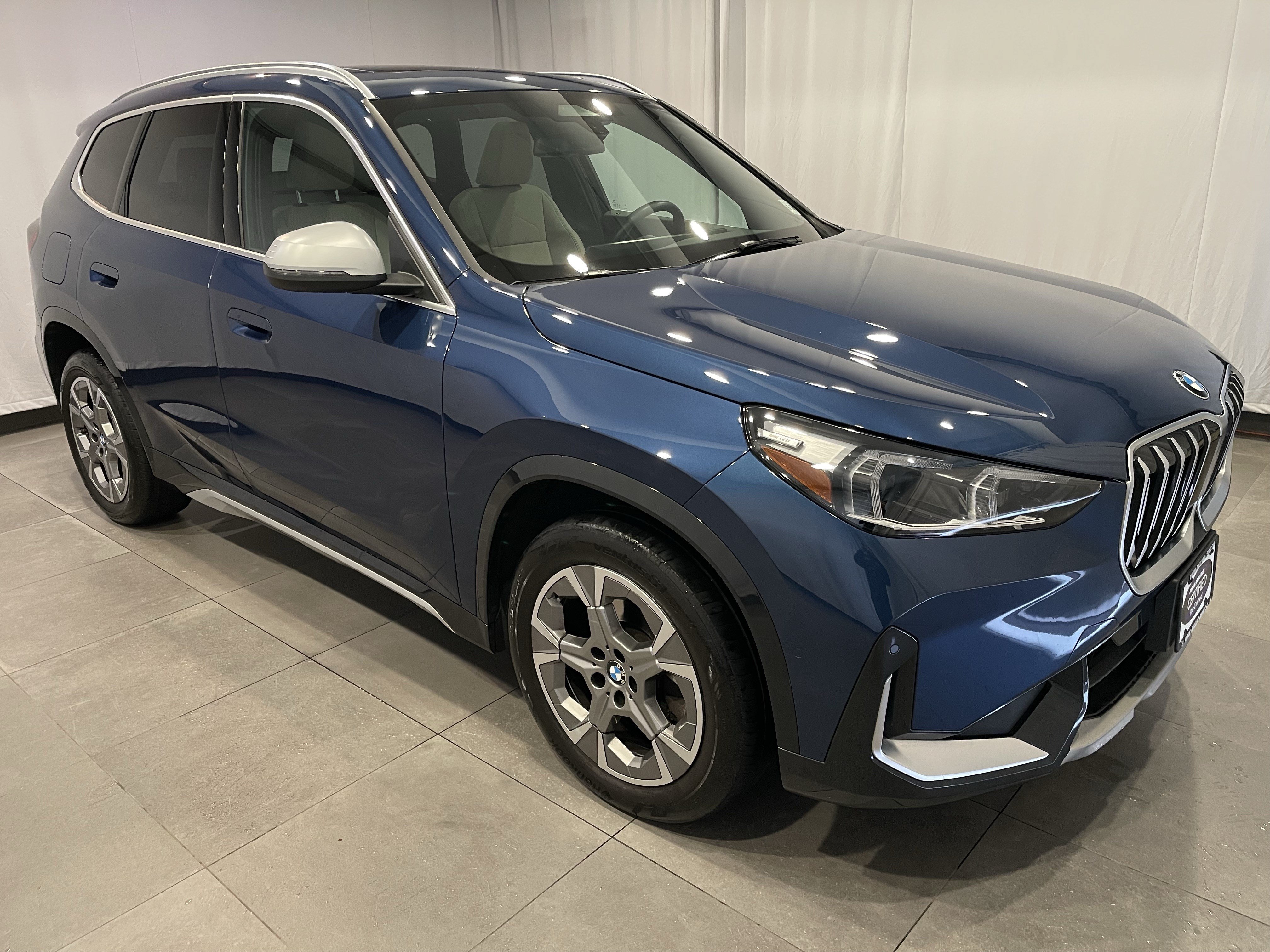 Certified 2023 BMW X1 xDrive28i w/ Convenience Package AWD/4WD image 3