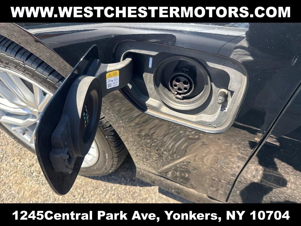 Used 2024 BMW 330e xDrive AWD/4WD image 29