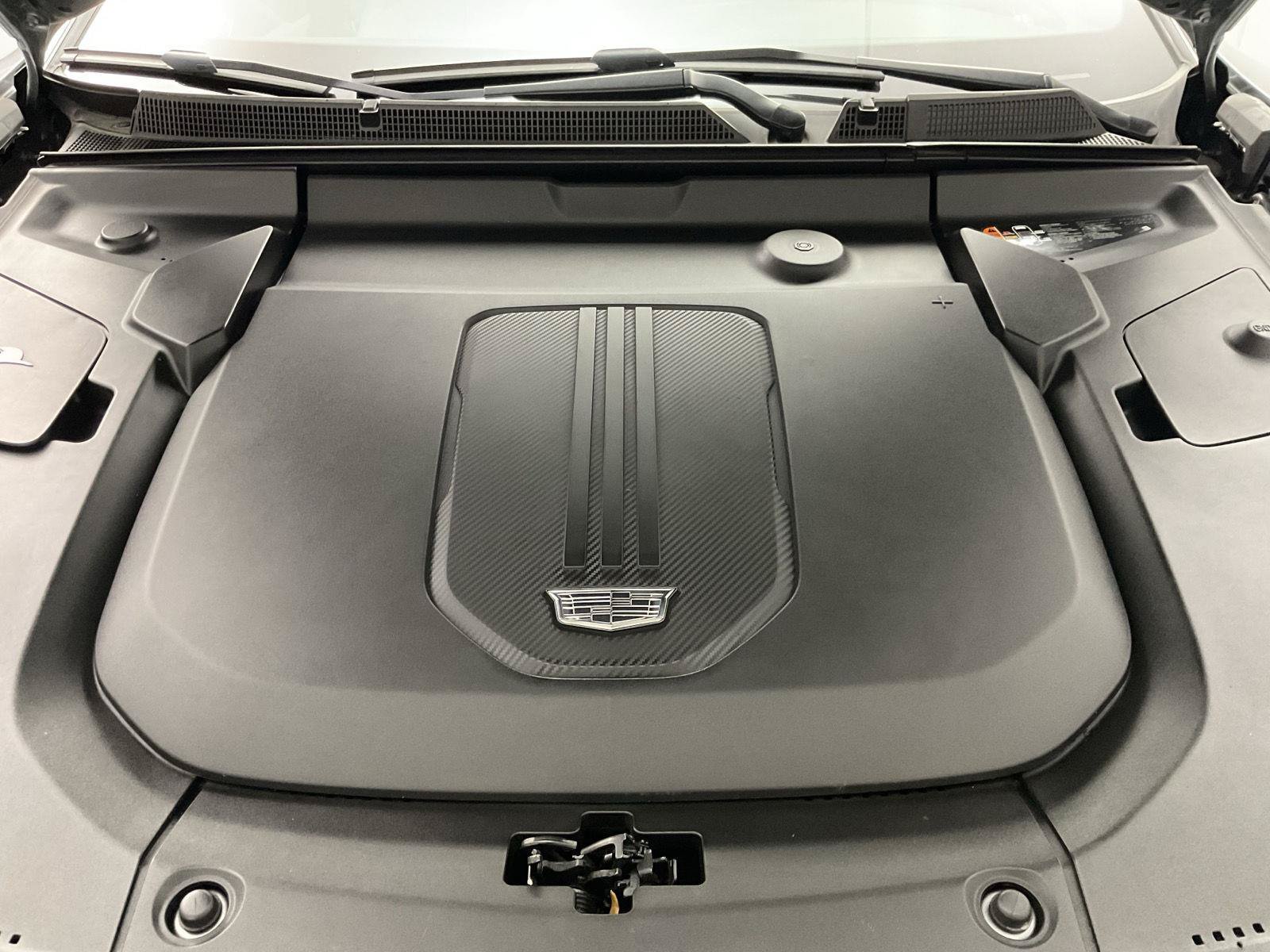Used 2024 Cadillac Lyriq Luxury w/ LPO, Floor Liner Package RWD image 21