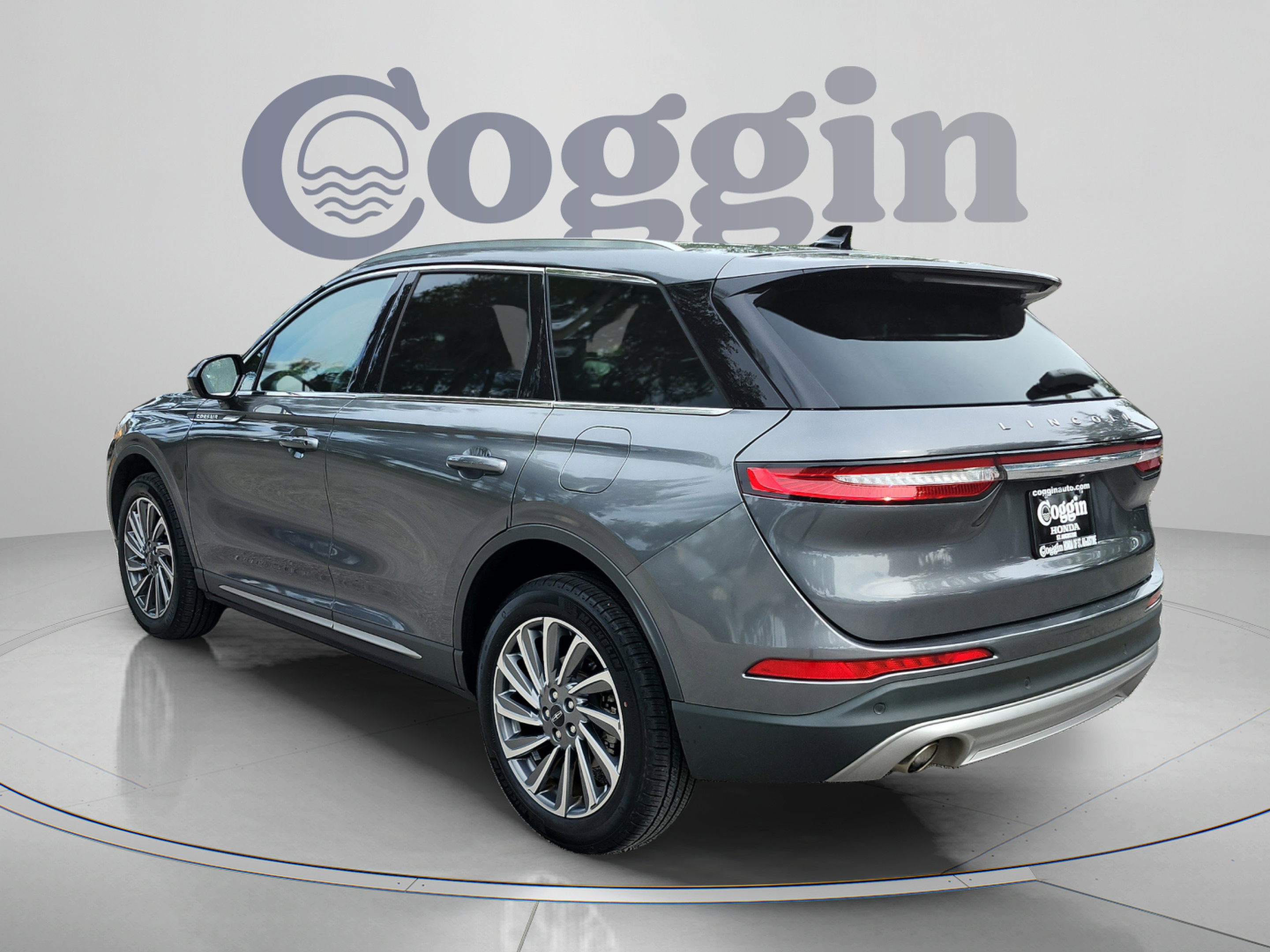 Used 2023 Lincoln Corsair Reserve FWD image 3