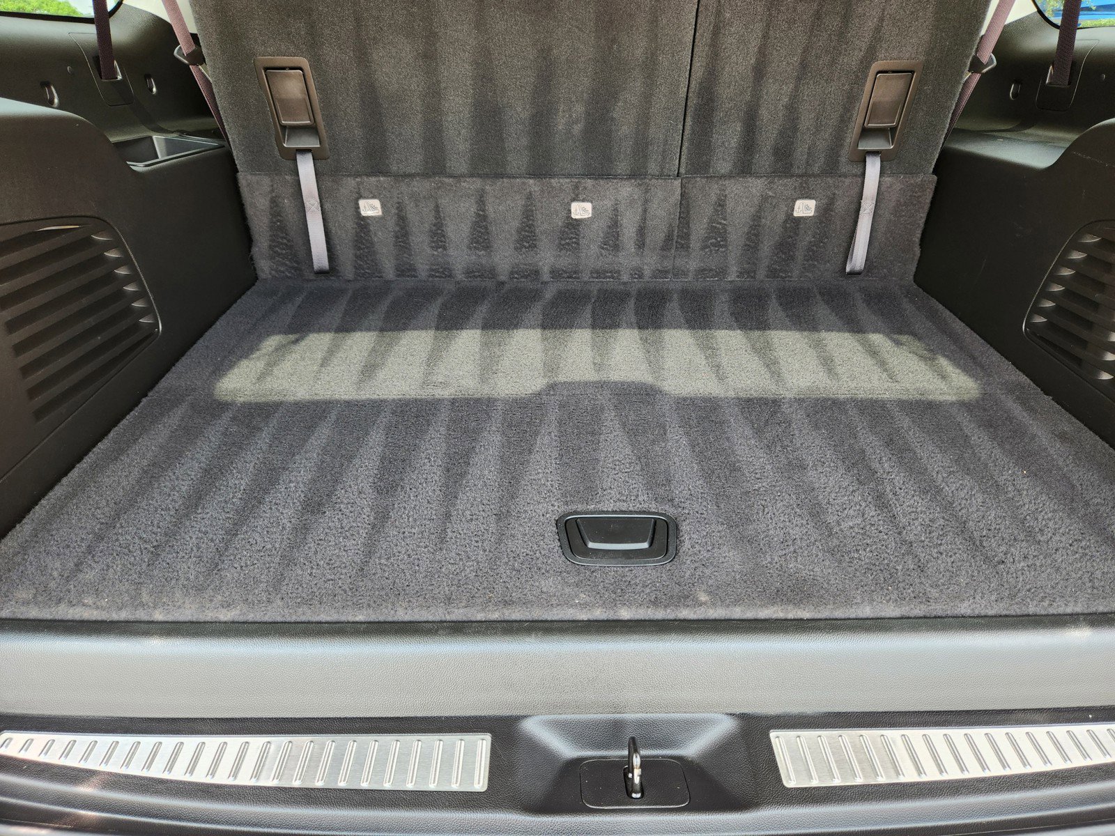 Used 2016 Chevrolet Suburban LT RWD image 25