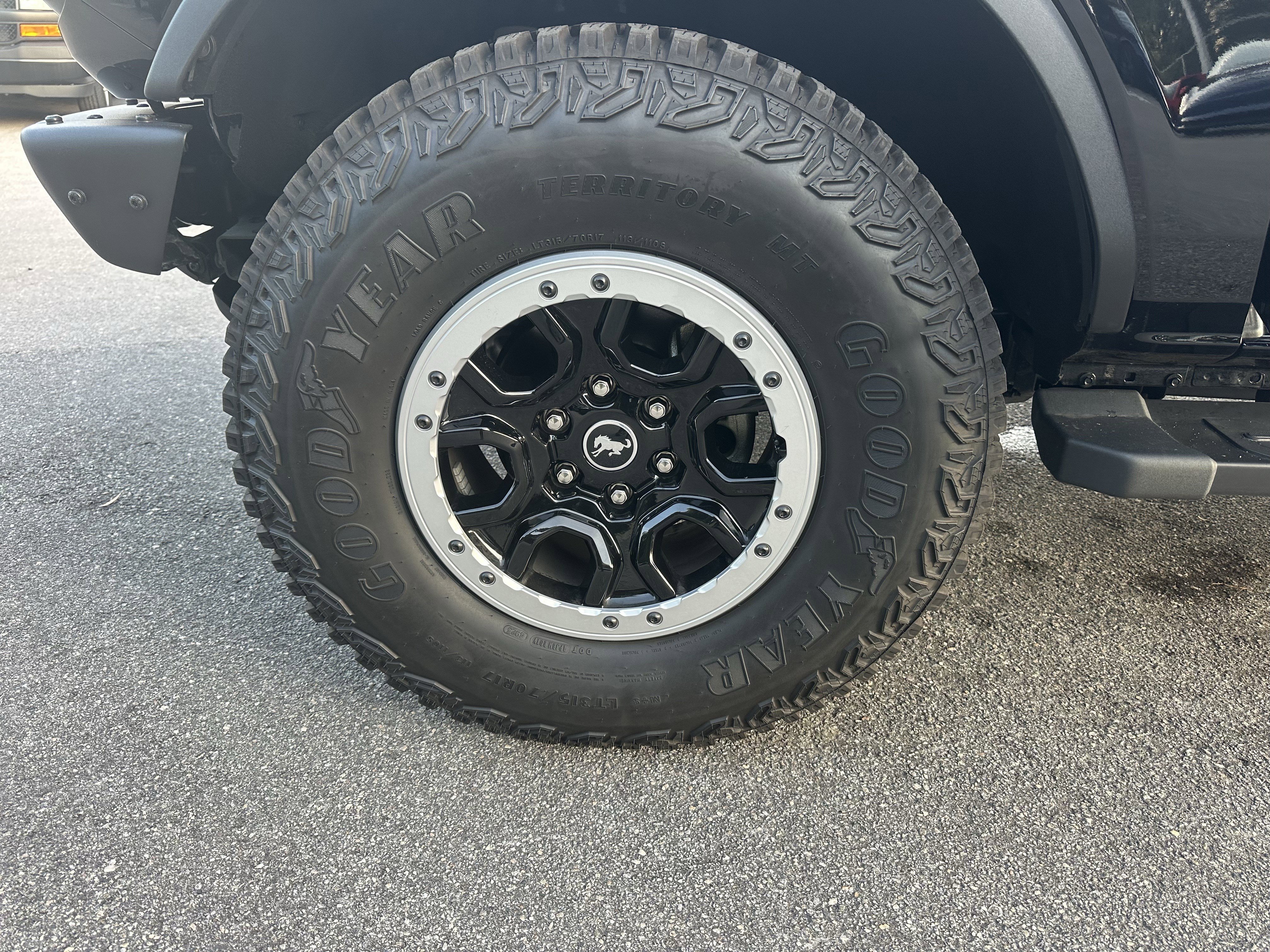 Used 2023 Ford Bronco Badlands image 13