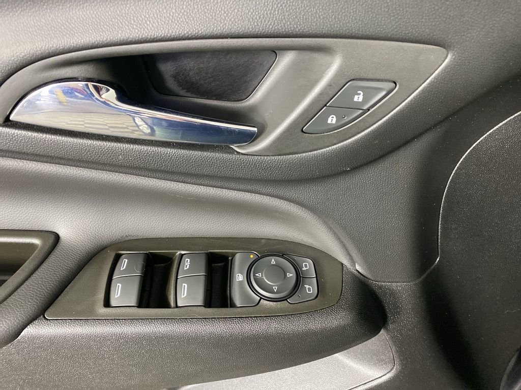 Used 2023 Chevrolet Equinox LT image 25