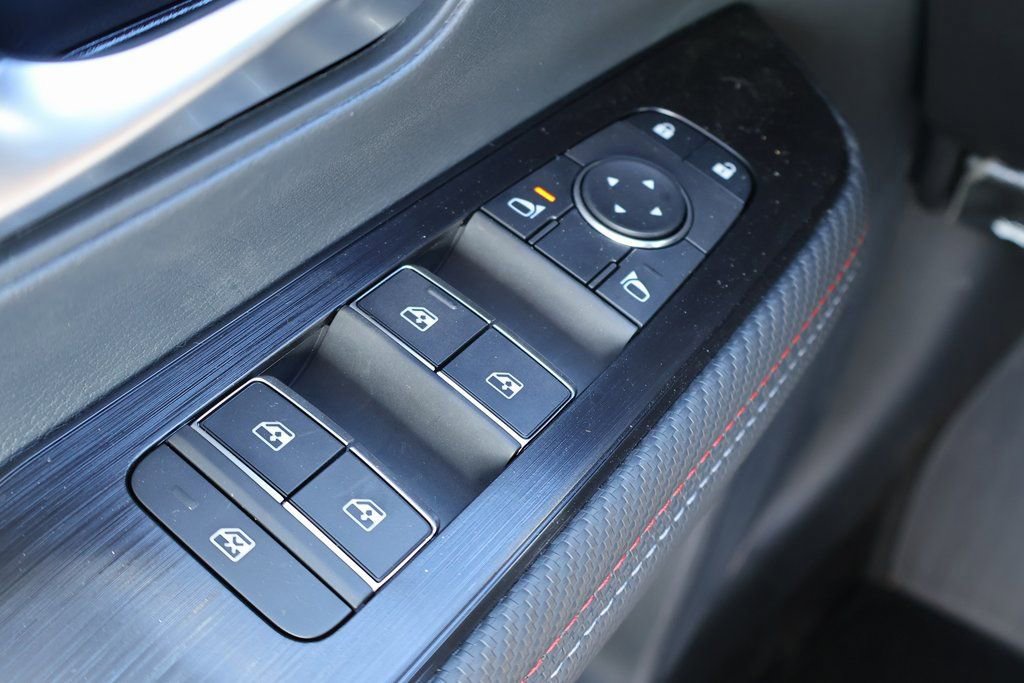 New 2026 Nissan Kicks SR image 14