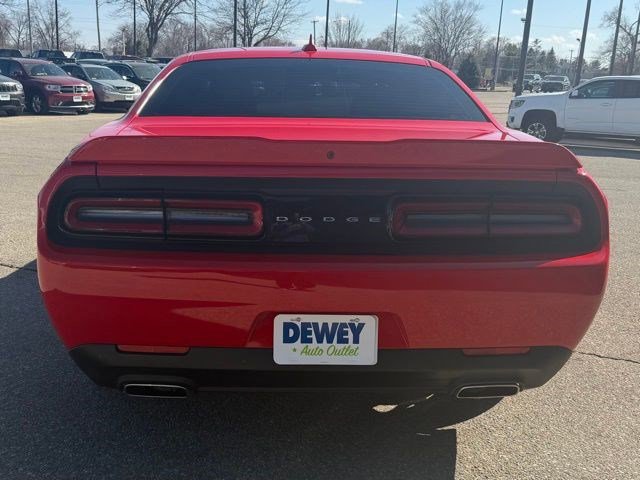 Used 2022 Dodge Challenger GT RWD image 4