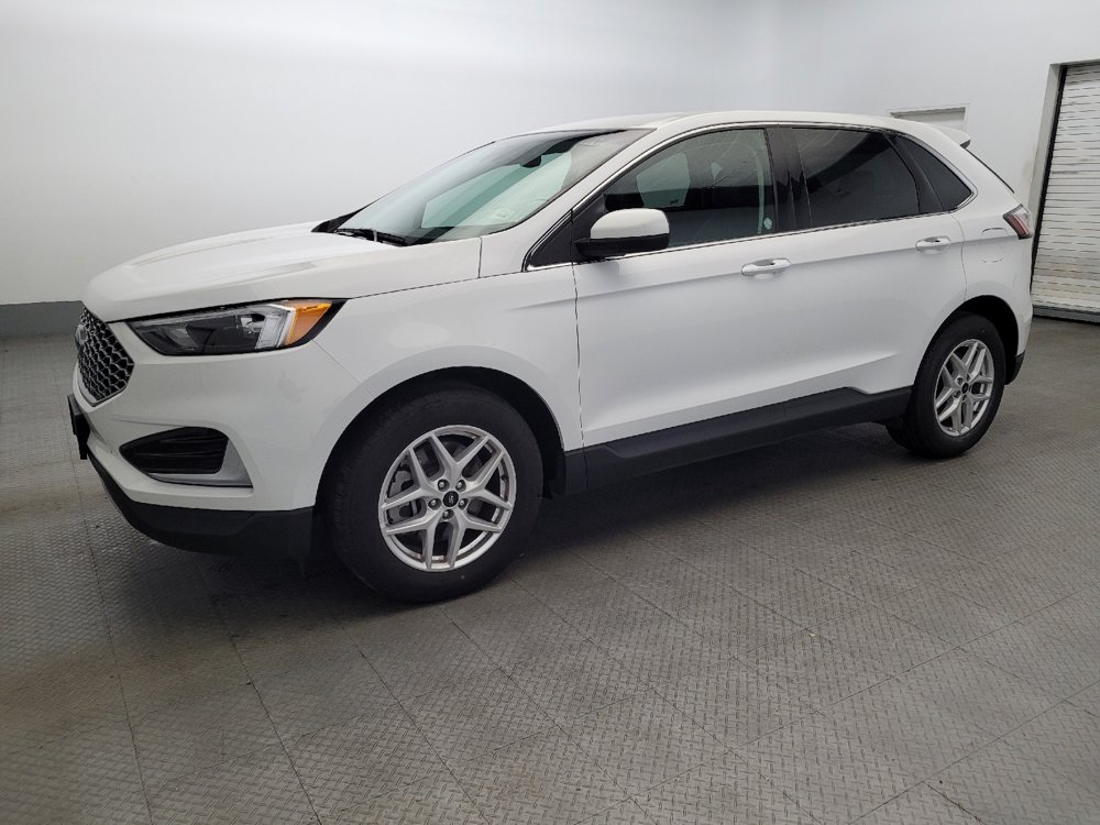 Used 2024 Ford Edge SEL image 2