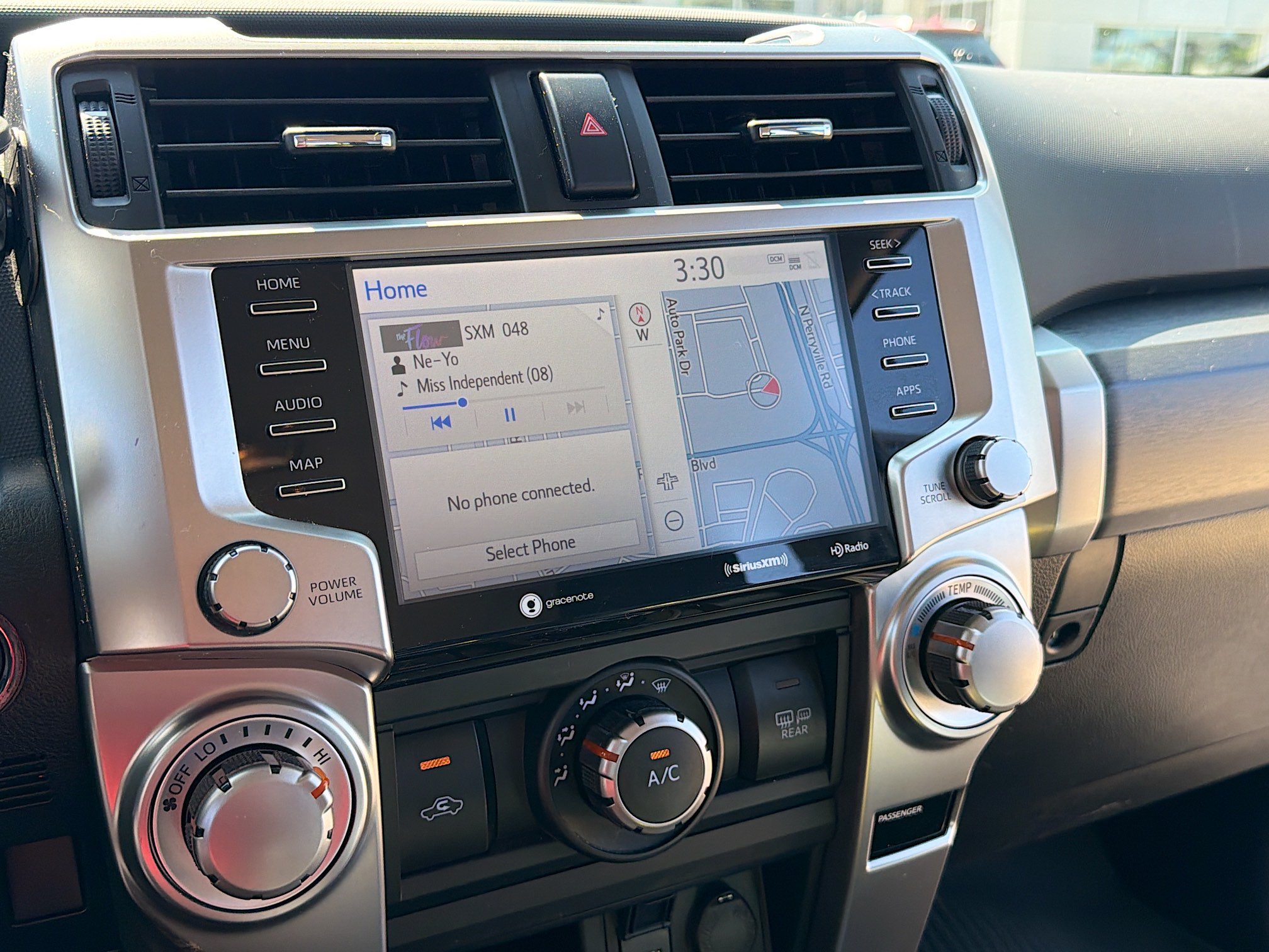 Used 2022 Toyota 4Runner SR5 AWD/4WD image 10