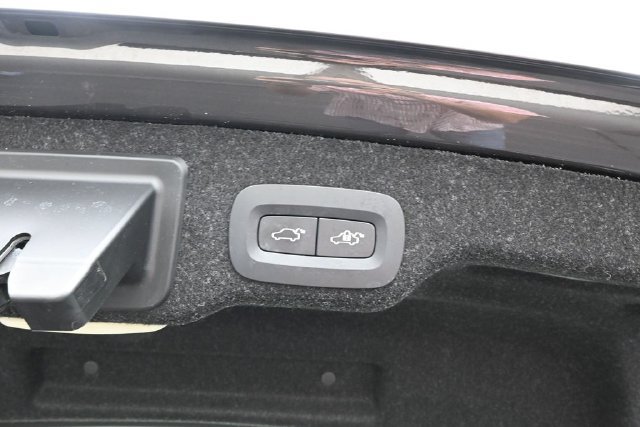 Used 2023 Volvo S90 B6 Ultimate w/ Lounge Package AWD/4WD image 32