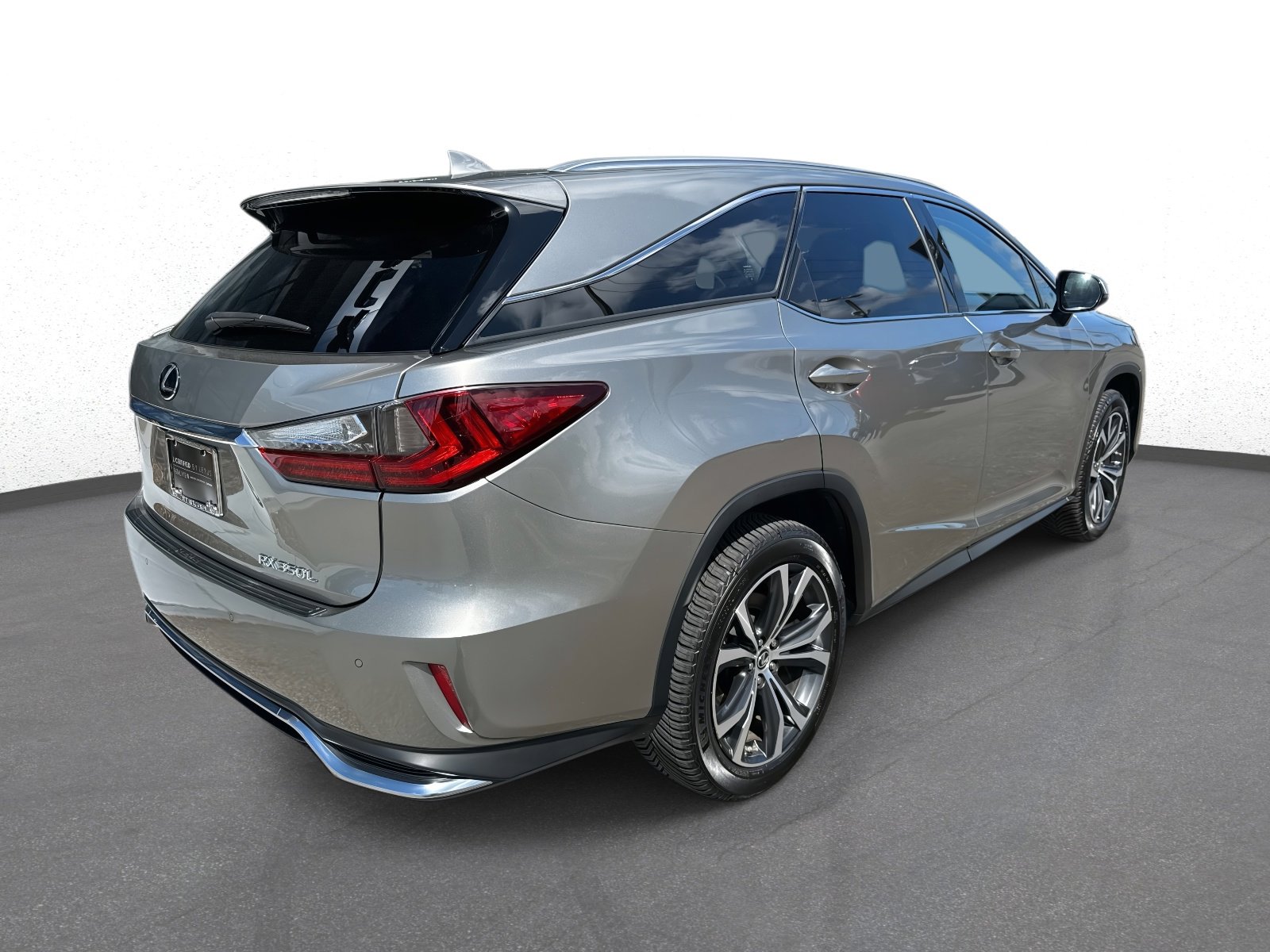 Certified 2020 Lexus RX 350L FWD w/ Premium Package image 3