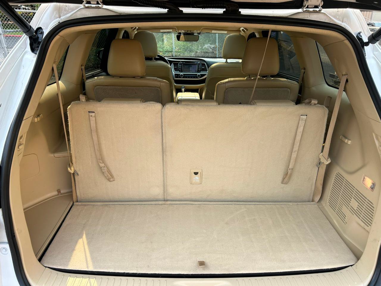Used 2018 Toyota Highlander Limited Platinum AWD/4WD image 16