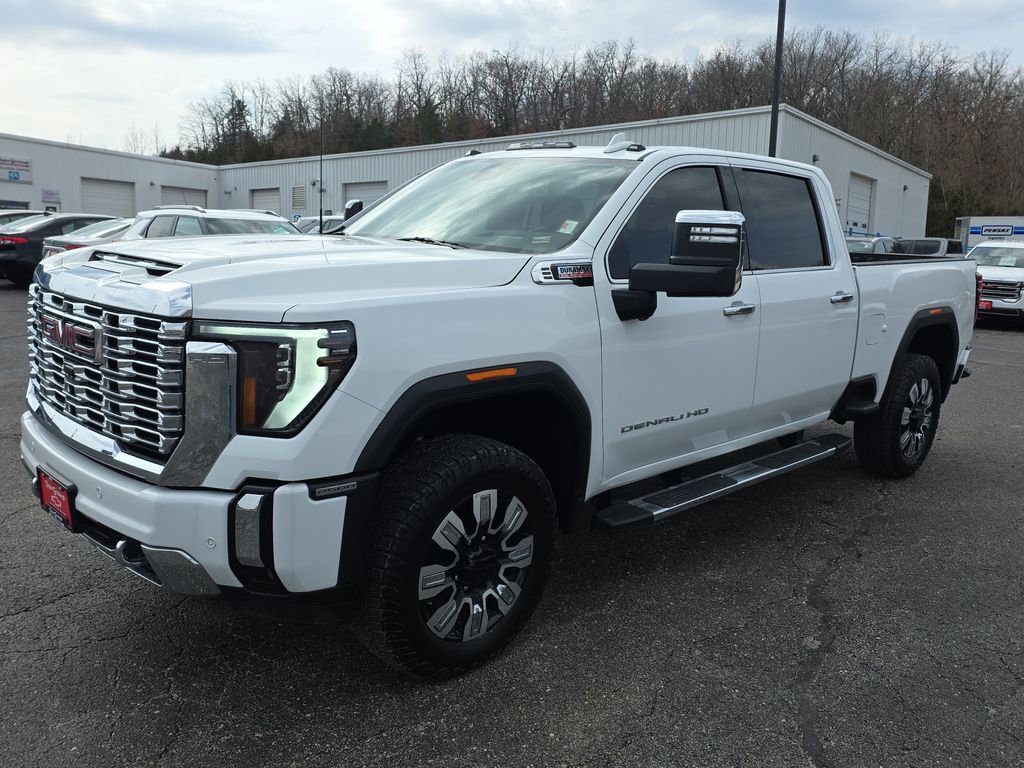Used 2025 GMC Sierra 2500 Denali w/ Denali Reserve Package image 4