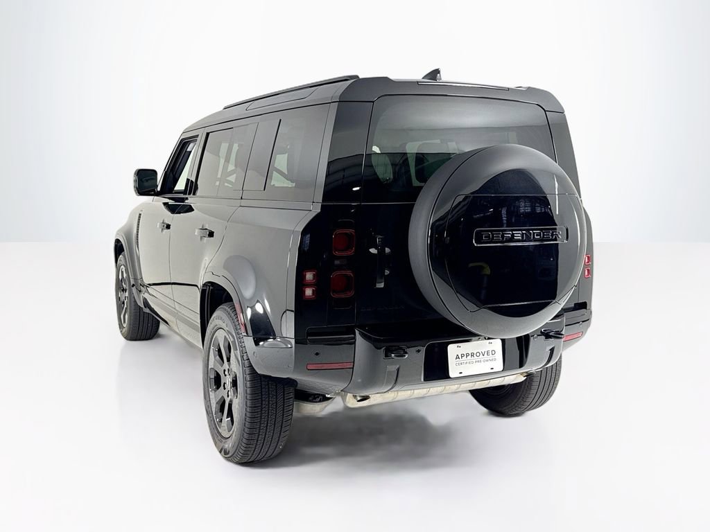 Used 2025 Land Rover Defender 110 X-Dynamic SE image 3