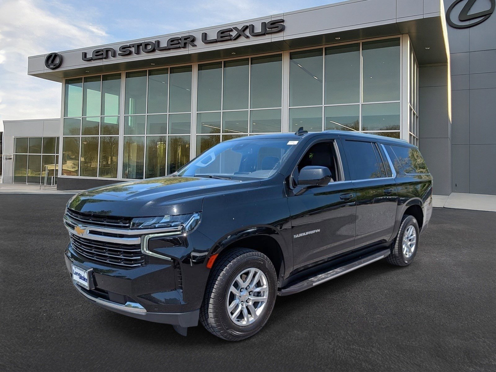Used 2023 Chevrolet Suburban LT AWD/4WD image 7