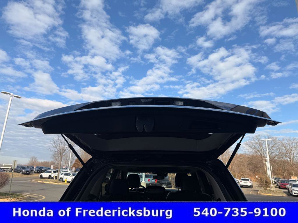 Used 2023 Jeep Grand Cherokee Laredo image 17