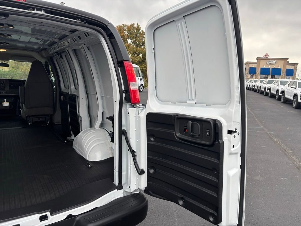 New 2025 Chevrolet Express 2500 w/ Driver Convenience Package RWD image 25