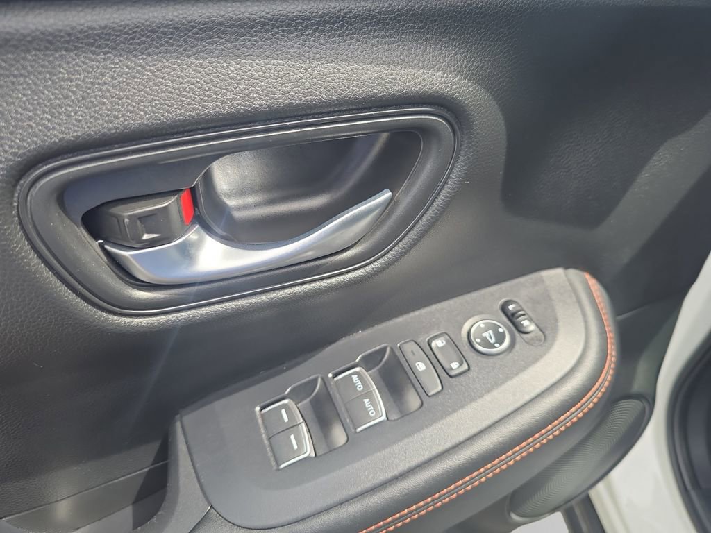 Used 2025 Honda HR-V Sport image 11