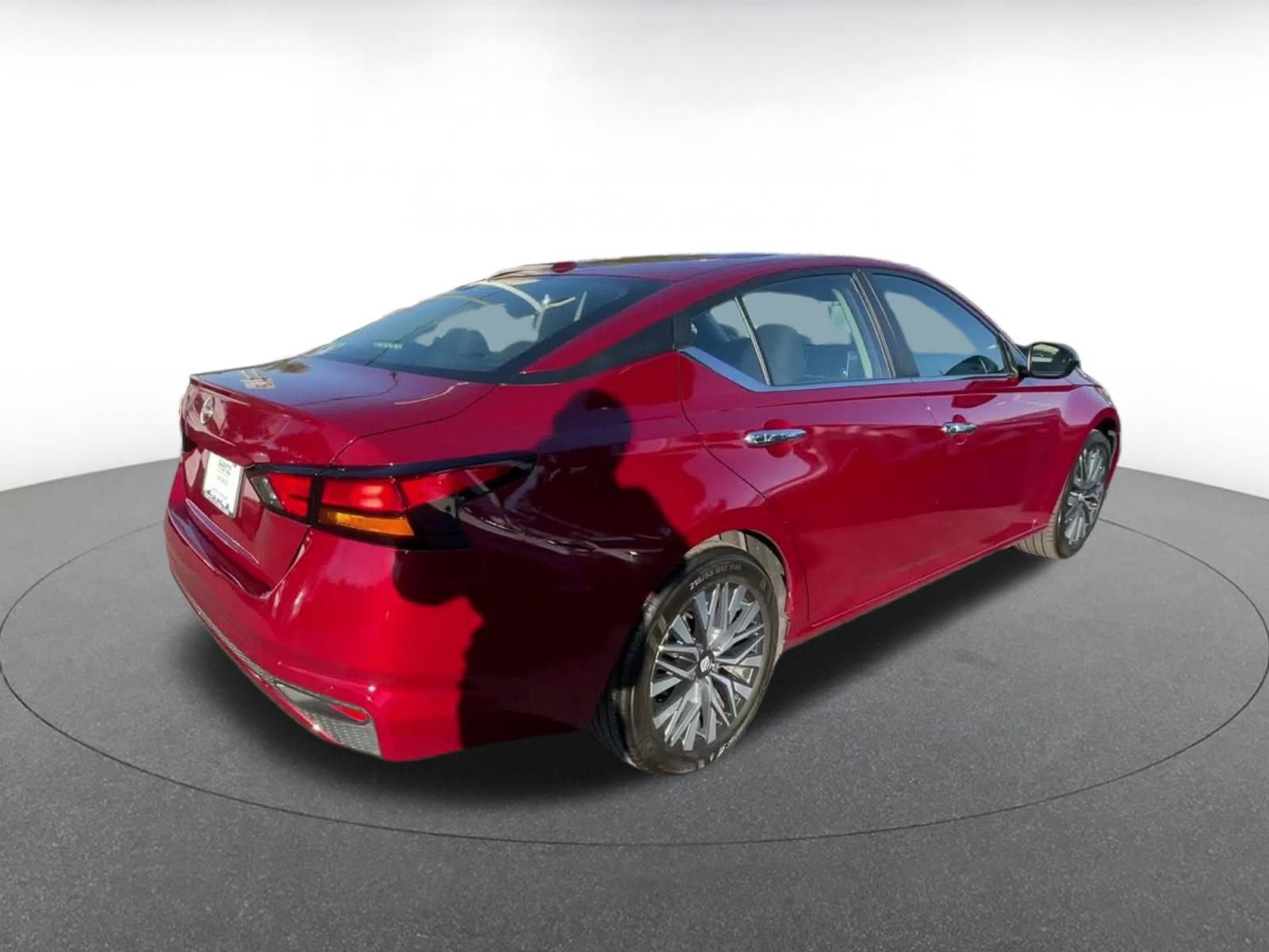 Used 2025 Nissan Altima 2.5 SV image 15