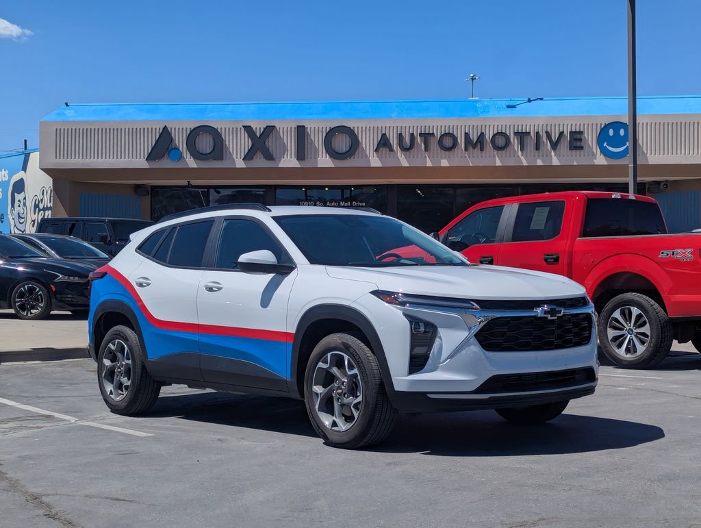 Used 2024 Chevrolet Trax LT w/ Driver Confidence Package