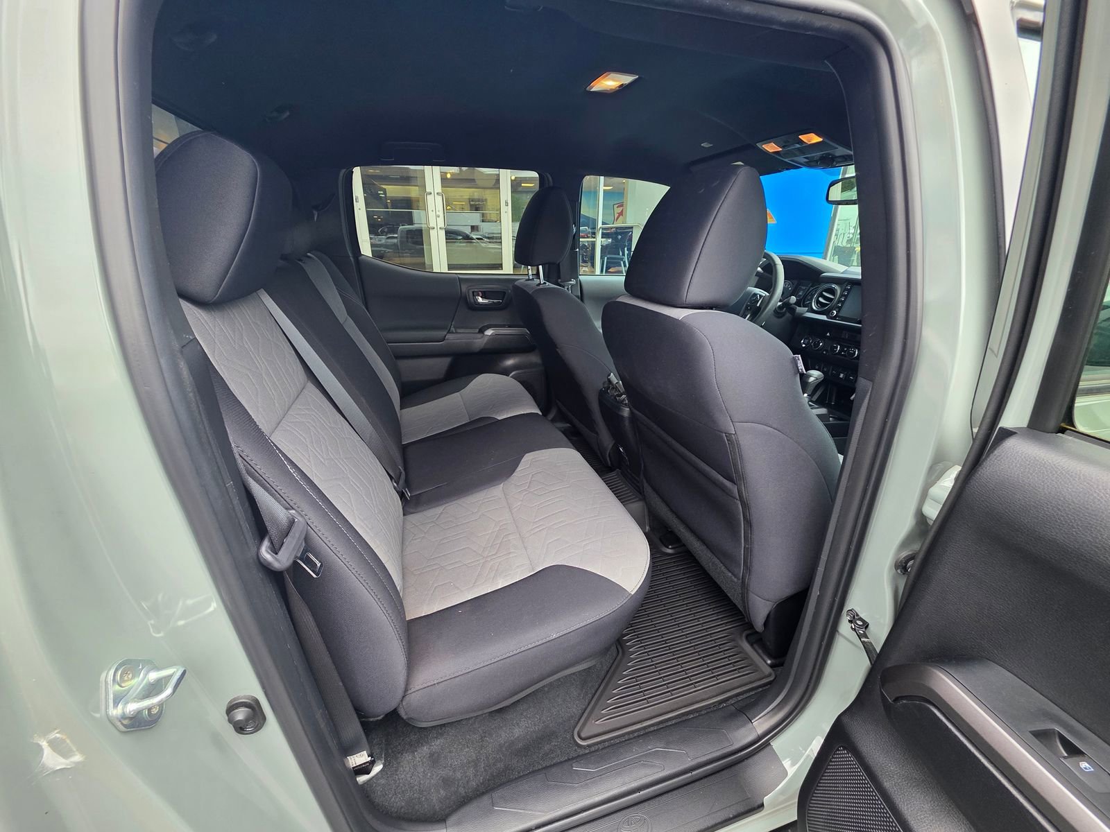 Used 2023 Toyota Tacoma TRD Off-Road w/ Technology Package AWD/4WD image 14