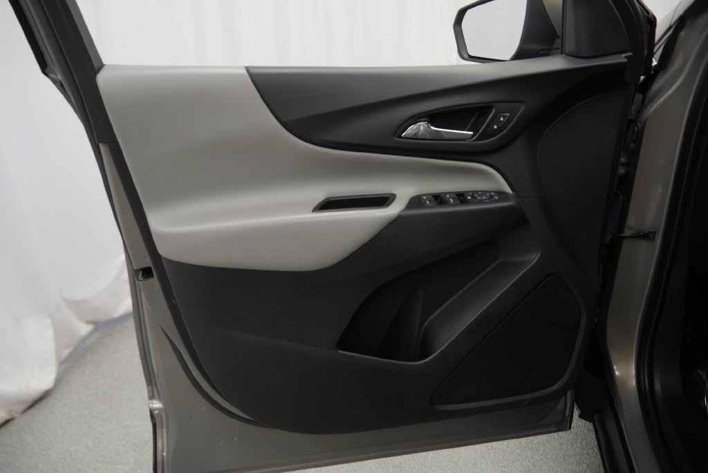 Used 2018 Chevrolet Equinox LT FWD image 30